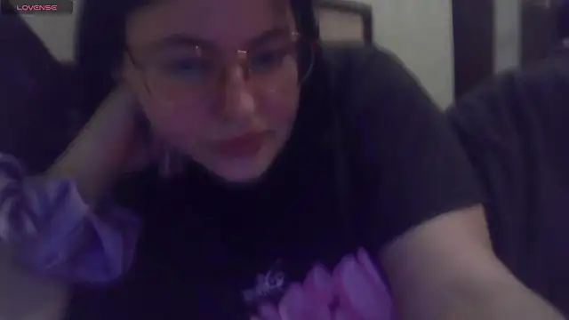 German Eva online show from November 2025 07:57:02 PM