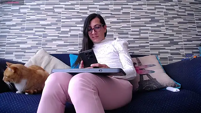 Snapshot of VioletaGomezCo chatting on November 2025 03:02:01 PM VioletaGomezCo online show from November 2025 03:02:01 PM