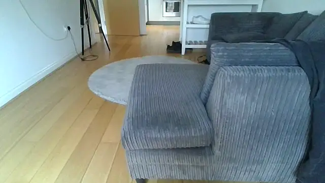Snapshot of Nizzlivecam chatting on May 2026 04:35:01 PM Nizzlivecam online show from May 2026 04:35:01 PM