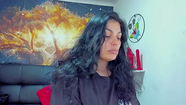 Snapshot of Lust_Mom41 chatting on December 2024 07:03:02 PM Lust Mom41 online show from December 2024 07:03:02 PM