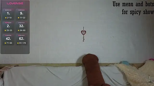 Evelina Mi4 online show from March 2025 10:28:01 PM