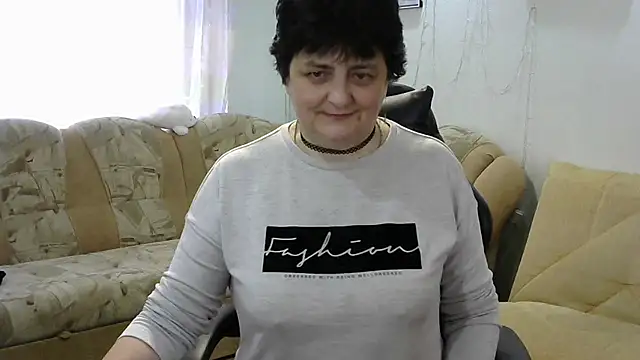 IsXLoves online show from February 2025 10:58:02 AM