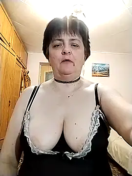 IsXLoves online show from September 2025 05:02:02 PM