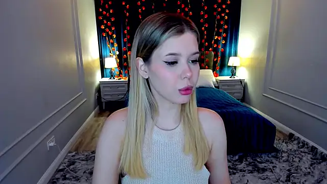 FollowLovee online show from November 2025 07:52:02 PM