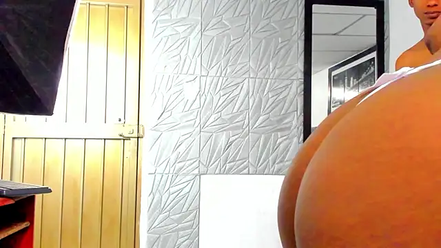 EvaxEmma online show from January 2025 01:24:02 PM