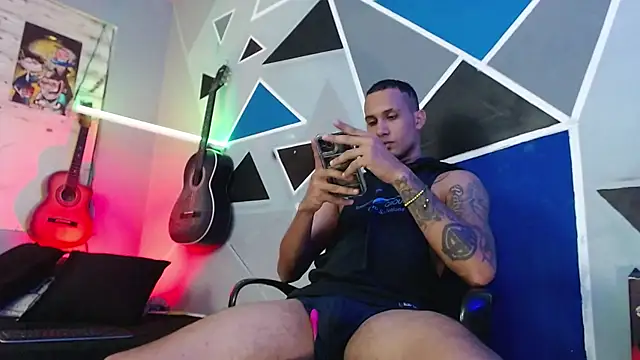 MagnusFrost online show from November 2025 12:44:01 AM