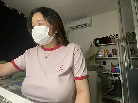 Snapshot of iamMalixxx chatting on January 2025 02:08:02 PM iamMalixxx online show from January 2025 02:08:02 PM