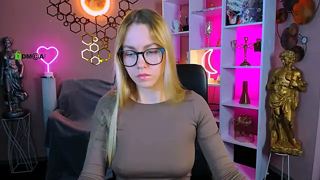 mary mooore online show from October 2025 12:04:01 PM