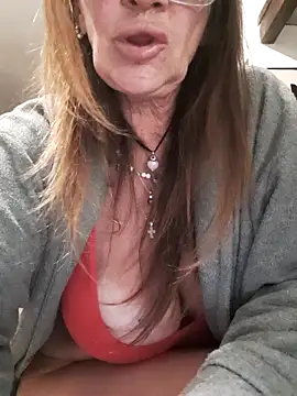 Snapshot of gildamilf chatting on November 2025 10:37:01 PM gildamilf online show from November 2025 10:37:01 PM