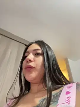 Snapshot of Latina_vanessa chatting on February 2026 03:21:02 AM Latina vanessa online show from February 2026 03:21:02 AM
