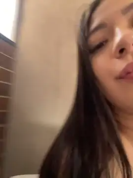 Snapshot of Latina_vanessa chatting on May 2026 08:17:01 PM Latina vanessa online show from May 2026 08:17:01 PM