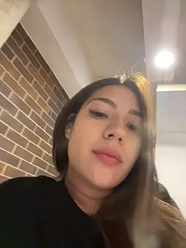 Snapshot of Latina_vanessa chatting on July 2026 01:19:01 AM Latina vanessa online show from July 2026 01:19:01 AM