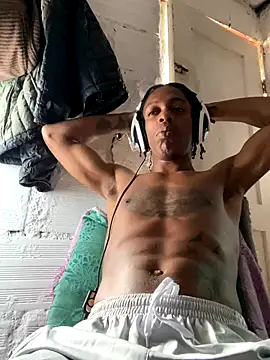 Larry-n-clouds online show from November 2025 03:23:01 PM