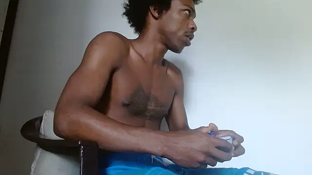 Snapshot of Larry-n-clouds chatting on February 2026 06:03:01 PM Larry-n-clouds online show from February 2026 06:03:01 PM