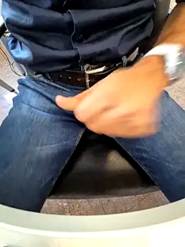 Snapshot of alessandroman2114 chatting on September 2025 10:18:02 AM alessandroman2114 online show from September 2025 10:18:02 AM