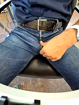 Snapshot of alessandroman2114 chatting on September 2025 10:31:02 AM alessandroman2114 online show from September 2025 10:31:02 AM