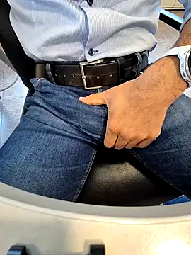 Snapshot of alessandroman2114 chatting on October 2025 10:44:02 AM alessandroman2114 online show from October 2025 10:44:02 AM