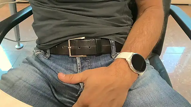 Snapshot of alessandroman2114 chatting on October 2025 04:06:02 PM alessandroman2114 online show from October 2025 04:06:02 PM