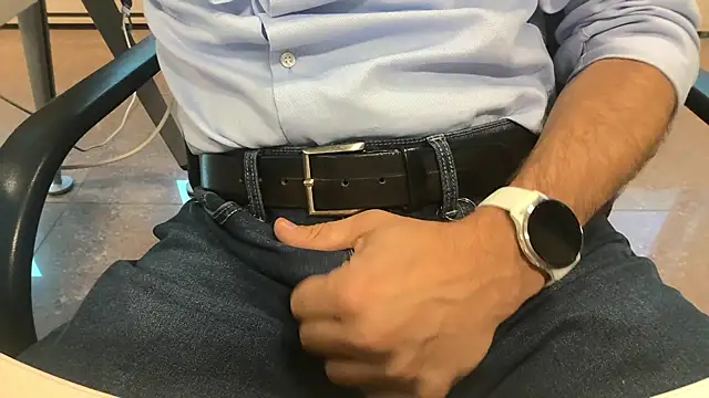 Snapshot of alessandroman2114 chatting on October 2025 04:08:01 PM alessandroman2114 online show from October 2025 04:08:01 PM