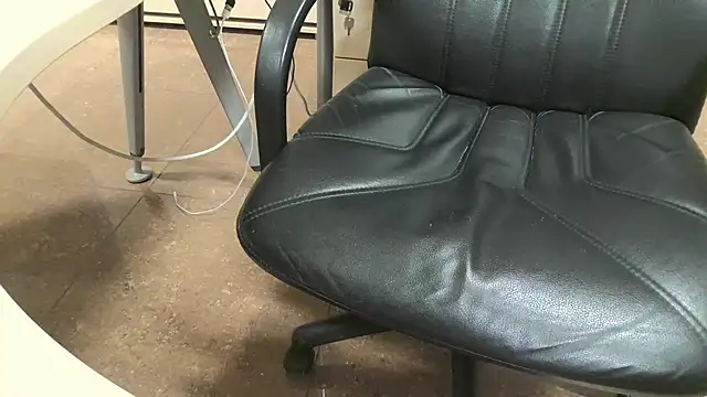 Snapshot of alessandroman2114 chatting on November 2025 05:44:02 PM alessandroman2114 online show from November 2025 05:44:02 PM