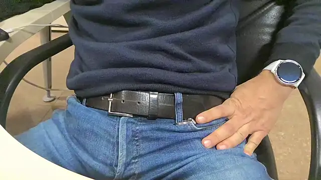 Snapshot of alessandroman2114 chatting on November 2025 04:40:01 PM alessandroman2114 online show from November 2025 04:40:01 PM