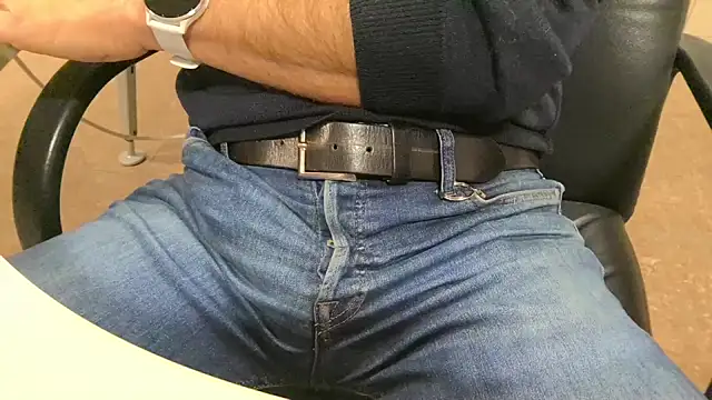 Snapshot of alessandroman2114 chatting on November 2025 05:04:01 PM alessandroman2114 online show from November 2025 05:04:01 PM