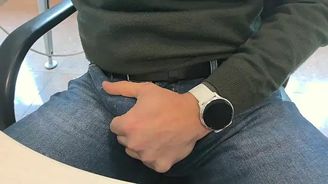 alessandroman2114 online show from February 2026 11:17:01 AM