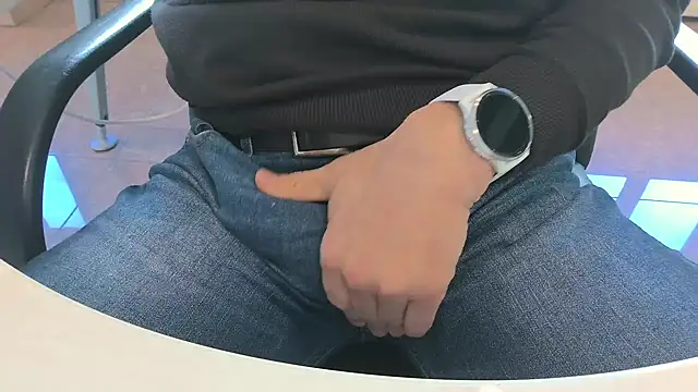 alessandroman2114 online show from March 2026 10:05:02 AM