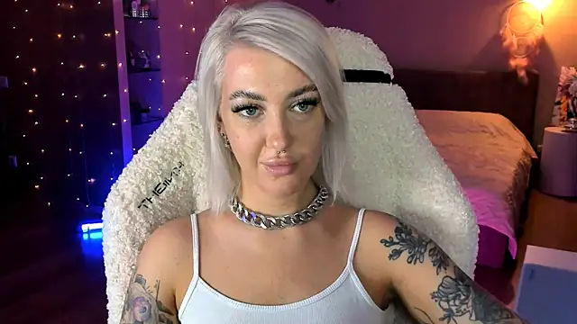 tykioty Miley online show from October 2025 01:12:01 PM