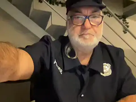 Snapshot of EroticVenetian chatting on March 2025 04:49:01 AM EroticVenetian online show from March 2025 04:49:01 AM