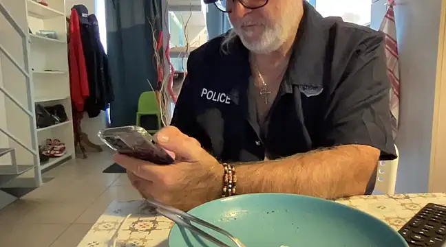 Snapshot of EroticVenetian chatting on March 2025 02:05:02 PM EroticVenetian online show from March 2025 02:05:02 PM