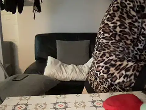 Snapshot of EroticVenetian chatting on March 2025 11:16:02 PM EroticVenetian online show from March 2025 11:16:02 PM