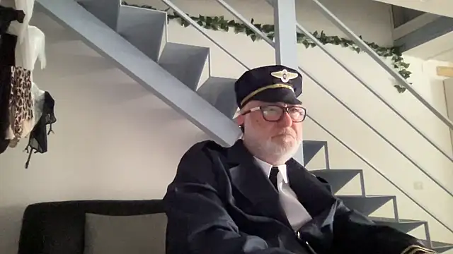 Snapshot of EroticVenetian chatting on March 2025 09:24:02 AM EroticVenetian online show from March 2025 09:24:02 AM