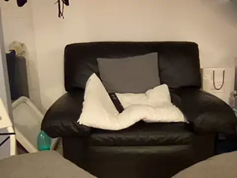 Snapshot of EroticVenetian chatting on March 2025 09:16:01 PM EroticVenetian online show from March 2025 09:16:01 PM