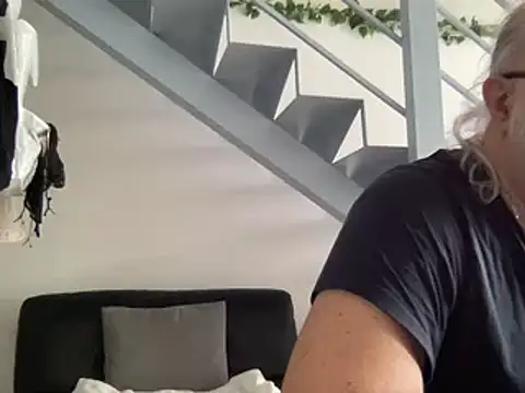 Snapshot of EroticVenetian chatting on March 2025 11:29:02 AM EroticVenetian online show from March 2025 11:29:02 AM