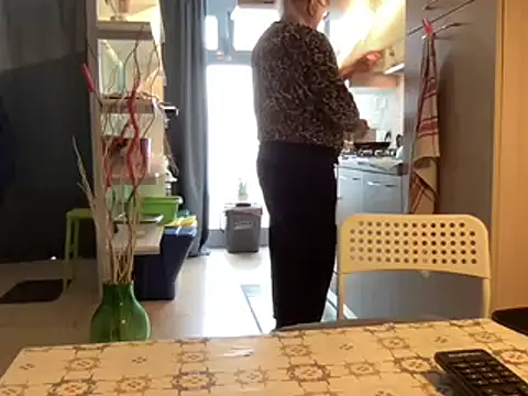 Snapshot of EroticVenetian chatting on March 2025 02:34:01 PM EroticVenetian online show from March 2025 02:34:01 PM