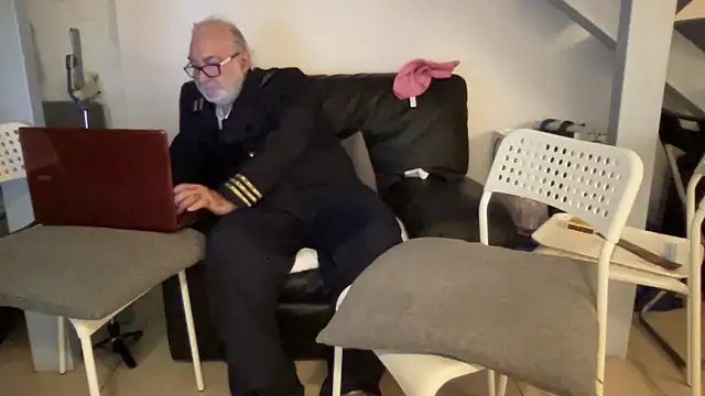 Snapshot of EroticVenetian chatting on March 2025 09:34:01 PM EroticVenetian online show from March 2025 09:34:01 PM