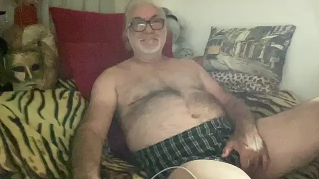 Snapshot of EroticVenetian chatting on September 2025 03:52:01 AM EroticVenetian online show from September 2025 03:52:01 AM