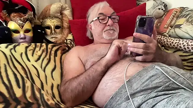 Snapshot of EroticVenetian chatting on September 2025 12:10:01 PM EroticVenetian online show from September 2025 12:10:01 PM