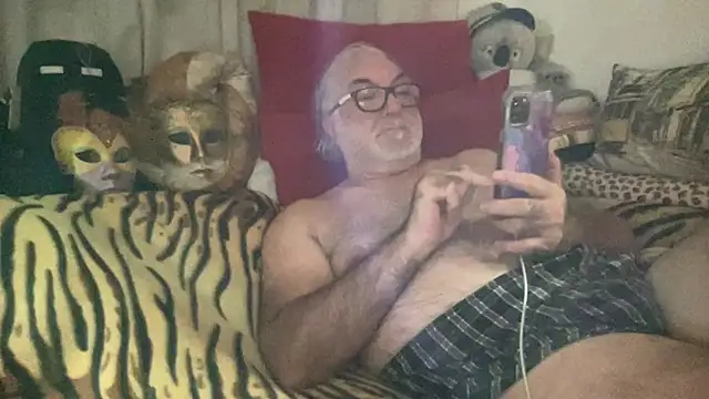 Snapshot of EroticVenetian chatting on September 2025 07:35:02 AM EroticVenetian online show from September 2025 07:35:02 AM