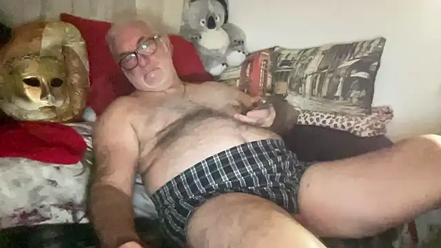 Snapshot of EroticVenetian chatting on October 2025 09:34:02 PM EroticVenetian online show from October 2025 09:34:02 PM