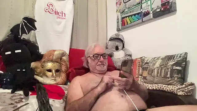 Snapshot of EroticVenetian chatting on October 2025 12:02:02 PM EroticVenetian online show from October 2025 12:02:02 PM