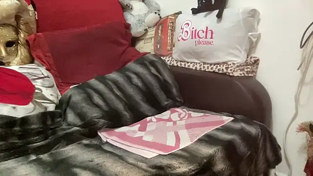 Snapshot of EroticVenetian chatting on October 2025 10:06:01 AM EroticVenetian online show from October 2025 10:06:01 AM