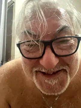 Snapshot of EroticVenetian chatting on November 2025 07:30:02 AM EroticVenetian online show from November 2025 07:30:02 AM