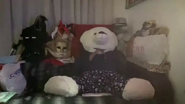 Snapshot of EroticVenetian chatting on November 2025 05:46:02 AM EroticVenetian online show from November 2025 05:46:02 AM