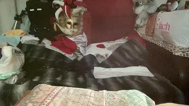 Snapshot of EroticVenetian chatting on November 2025 06:56:02 PM EroticVenetian online show from November 2025 06:56:02 PM