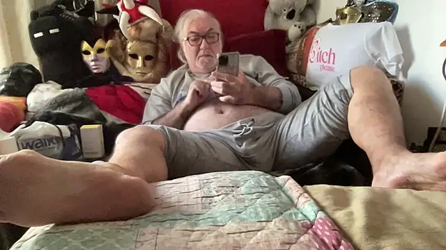 Snapshot of EroticVenetian chatting on November 2025 10:37:02 AM EroticVenetian online show from November 2025 10:37:02 AM