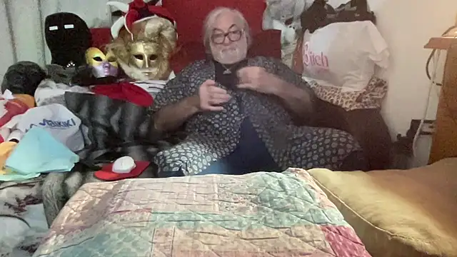 Snapshot of EroticVenetian chatting on November 2025 07:27:01 PM EroticVenetian online show from November 2025 07:27:01 PM