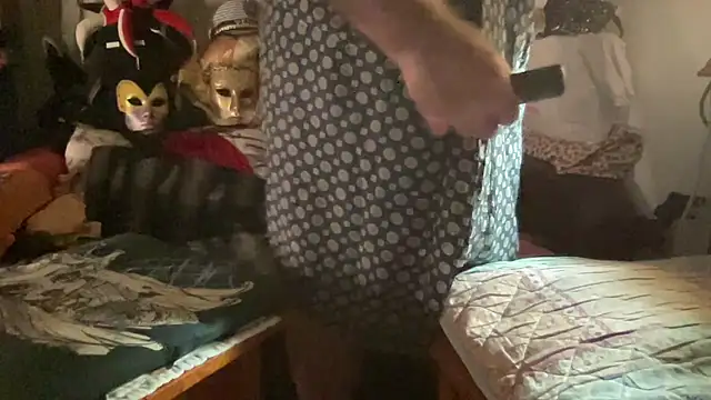 Snapshot of EroticVenetian chatting on December 2025 06:08:02 AM EroticVenetian online show from December 2025 06:08:02 AM