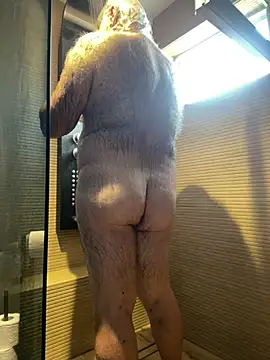 Snapshot of EroticVenetian chatting on July 2026 08:44:02 AM EroticVenetian online show from July 2026 08:44:02 AM